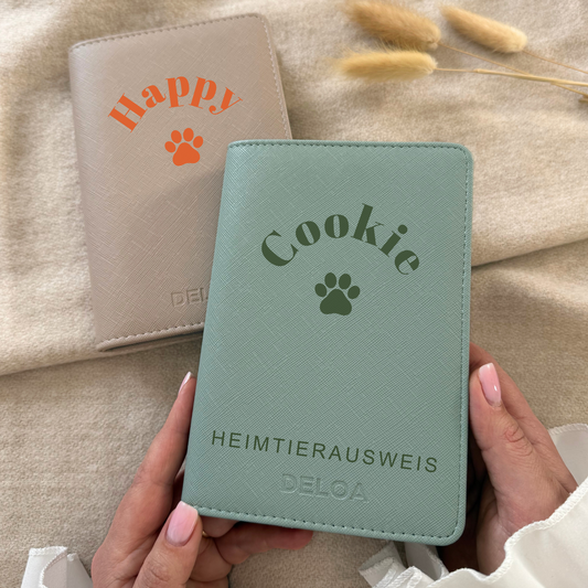 DELOA ® EU-Heimtierausweis & Impfpasshülle (Pfote & Name)