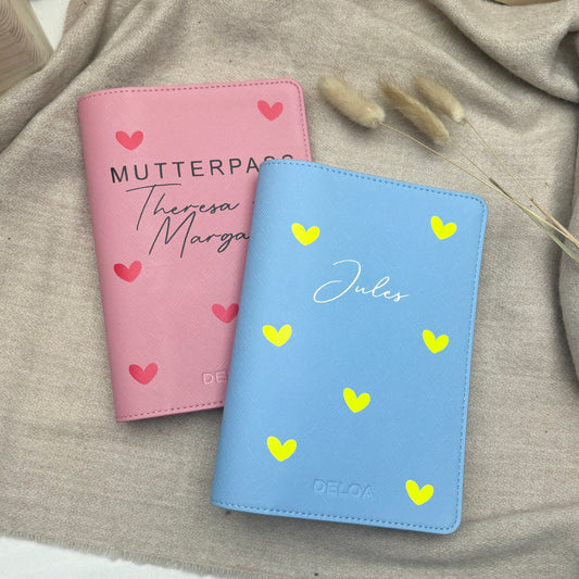 DELOA ® Mutterpasshülle mit Fach für Impfpass (Hearts)