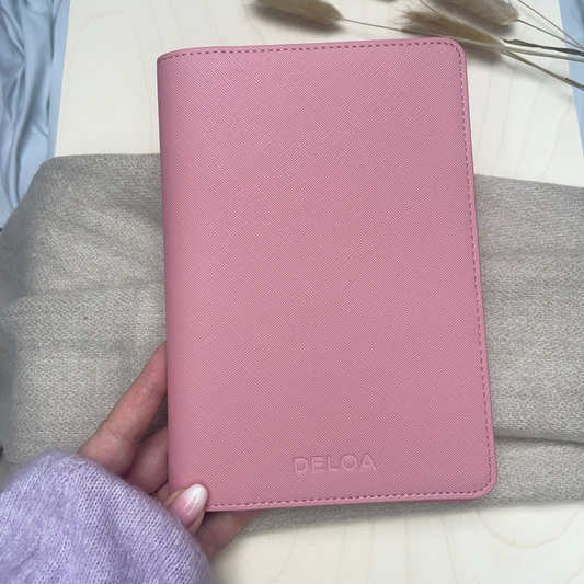 DELOA ® Mutterpasshülle mit Fach für Impfpass (Rosa)