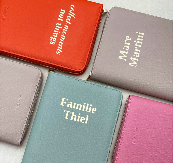 aufbewahrung für hefte Personalisierter U-Heft und Reise- & Familien- 3 in 1 Organizer mit la –  DELOA