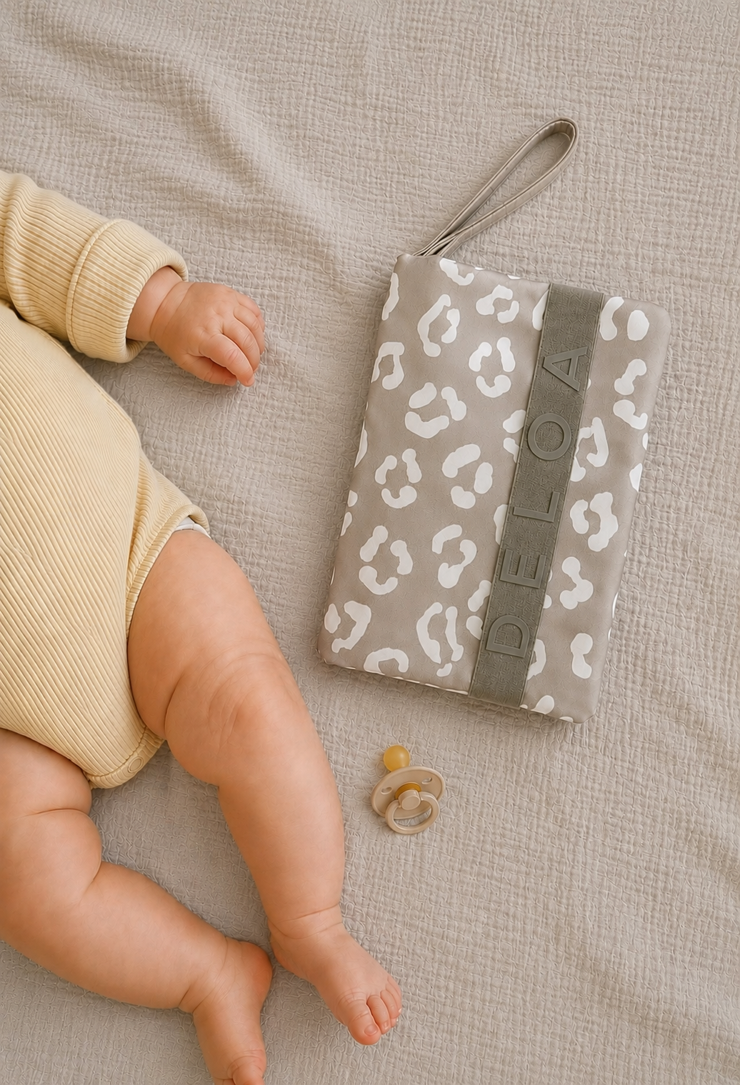 DELOA ® Windeltasche für unterwegs mit viel Platz(Leo Taupe)