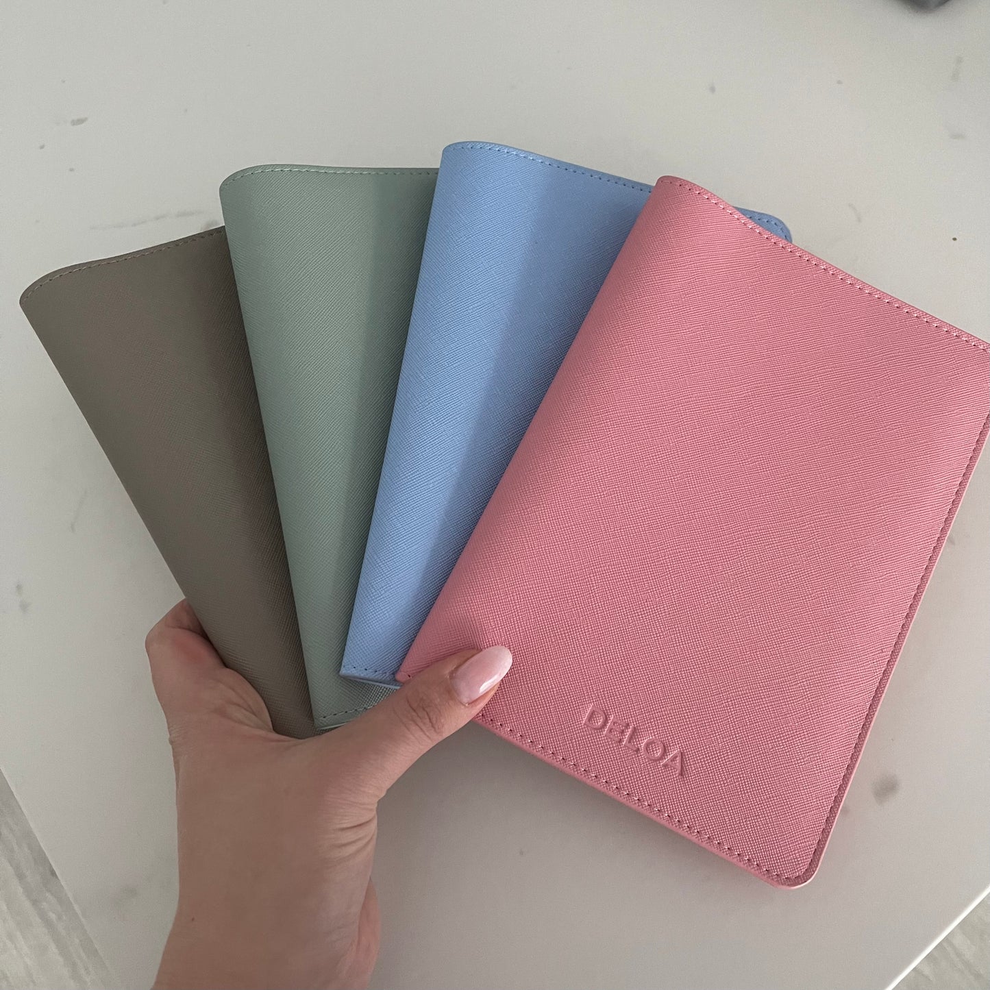DELOA ® Mutterpasshülle mit Fach für Impfpass (Baby Blau)